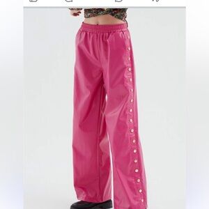 NWOT! Bright pink faux leather pants, size small